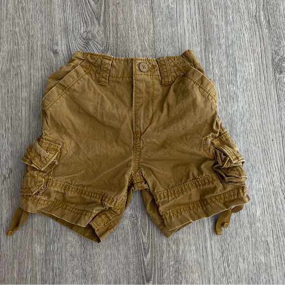 Children’s Place cargo shorts size 18 month - Picture 2 of 6